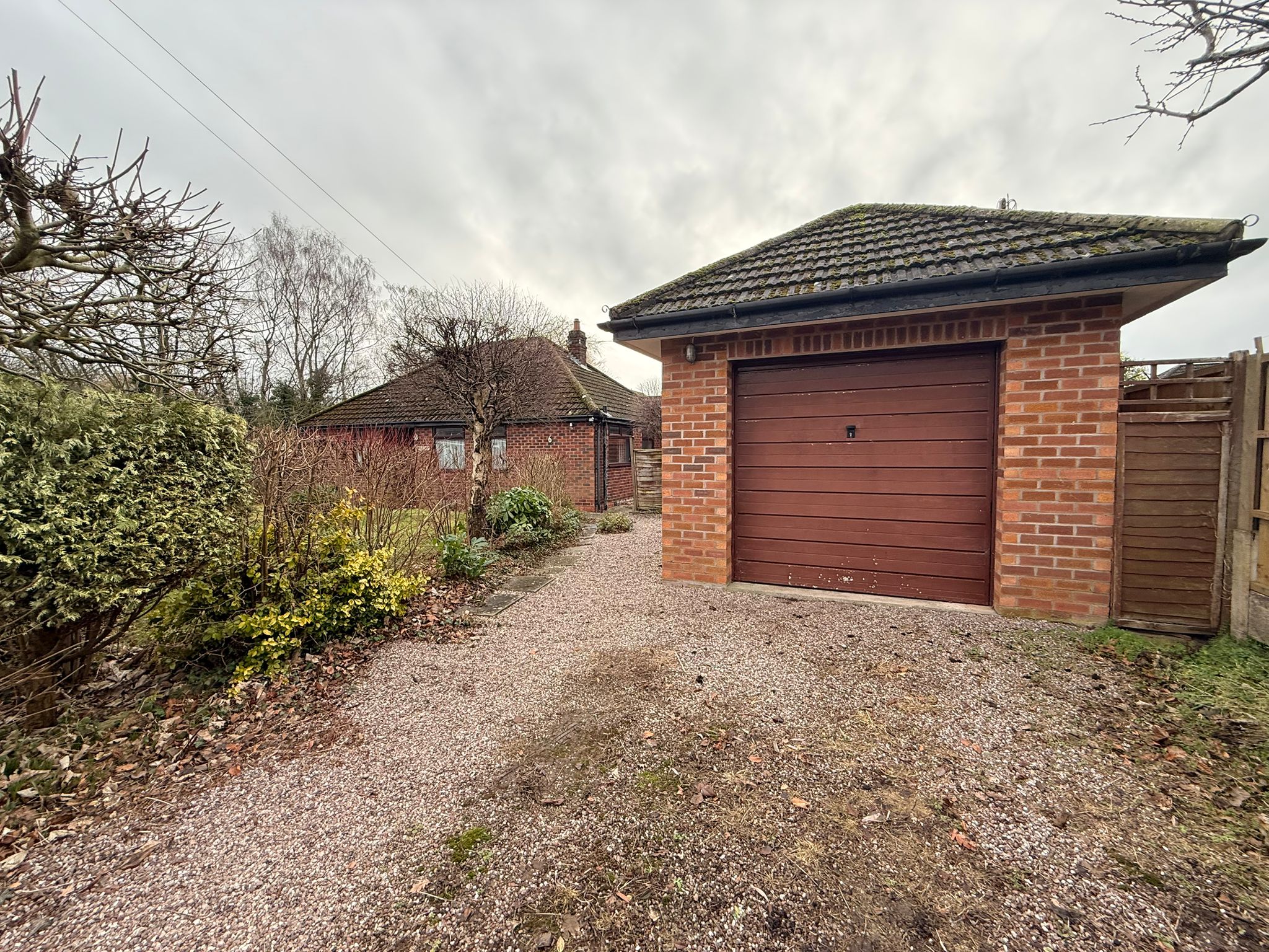 Yew Tree Road, Plumley
